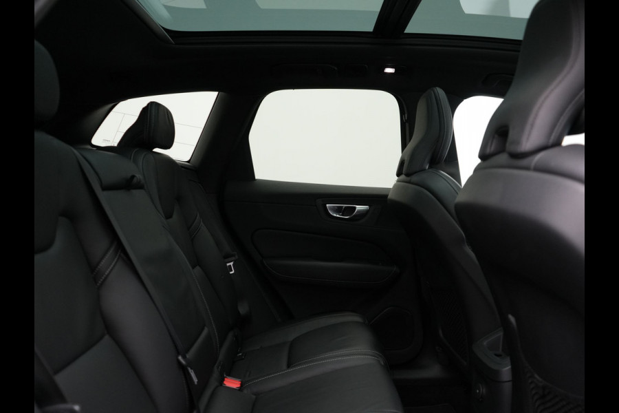 Volvo XC60 T6 AWD R-Design Plug In Hybrid 350pk LONG RANGE Dealer O.H. PHEV | Luchtvering | Trekhaak Af Fabriek | Panodak | Head Up | Adaptive Cruise | 360 Camera | Lederen Sportstoelen Massage & Ventilatie & Memory | Google Assistent | Apple Carplay | 21"L.M |
