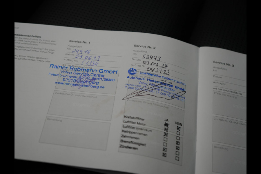 Volvo XC60 T6 AWD R-Design Plug In Hybrid 350pk LONG RANGE Dealer O.H. PHEV | Luchtvering | Trekhaak Af Fabriek | Panodak | Head Up | Adaptive Cruise | 360 Camera | Lederen Sportstoelen Massage & Ventilatie & Memory | Google Assistent | Apple Carplay | 21"L.M |