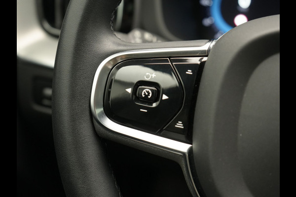 Volvo XC60 T6 AWD R-Design Plug In Hybrid 350pk LONG RANGE Dealer O.H. PHEV | Luchtvering | Trekhaak Af Fabriek | Panodak | Head Up | Adaptive Cruise | 360 Camera | Lederen Sportstoelen Massage & Ventilatie & Memory | Google Assistent | Apple Carplay | 21"L.M |