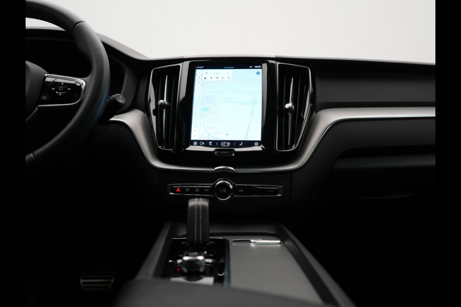 Volvo XC60 T6 AWD R-Design Plug In Hybrid 350pk LONG RANGE Dealer O.H. PHEV | Luchtvering | Trekhaak Af Fabriek | Panodak | Head Up | Adaptive Cruise | 360 Camera | Lederen Sportstoelen Massage & Ventilatie & Memory | Google Assistent | Apple Carplay | 21"L.M |