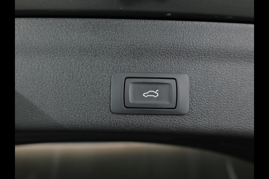 Audi A6 Avant 40 TFSI S edition 204pk | Panoramadak |Verwarmbare voorstoelen | 19'Lichtmetalen velgen |  Parkeercamera |