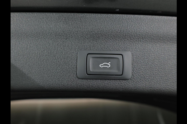 Audi A6 Avant 40 TFSI S edition 204pk | Panoramadak |Verwarmbare voorstoelen | 19'Lichtmetalen velgen |  Parkeercamera |