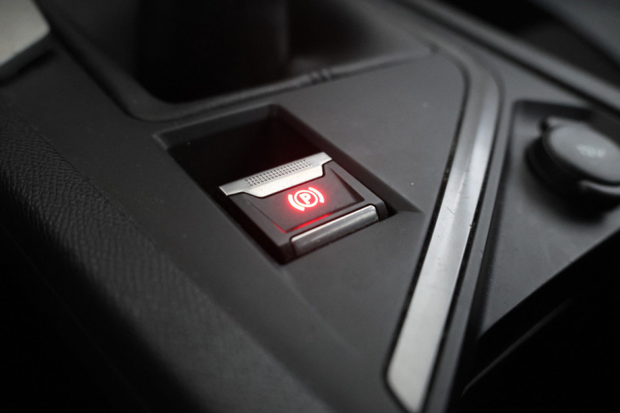 Peugeot 308 SW 1.5 BlueHDi Active Pack Business Apple/Android Carplay, Digital dash, Cruise