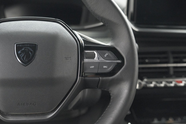 Peugeot 2008 PureTech 100 Allure | Camera | Navigatie | Parkeersensoren | Apple Carplay