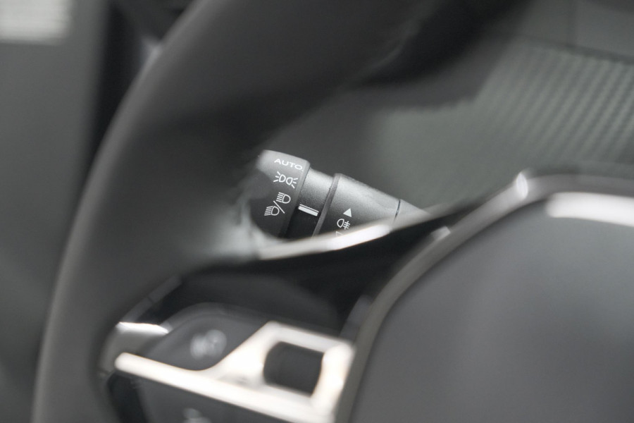 Peugeot 2008 PureTech 100 Allure | Camera | Navigatie | Parkeersensoren | Apple Carplay