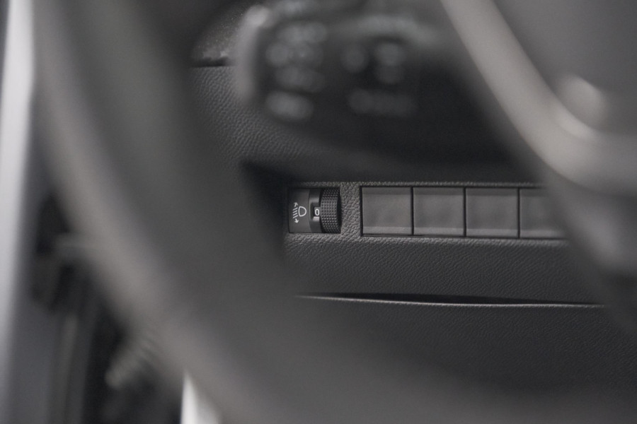 Peugeot 2008 PureTech 100 Allure | Camera | Navigatie | Parkeersensoren | Apple Carplay