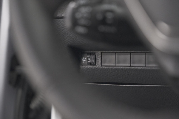 Peugeot 2008 PureTech 100 Allure | Camera | Navigatie | Parkeersensoren | Apple Carplay