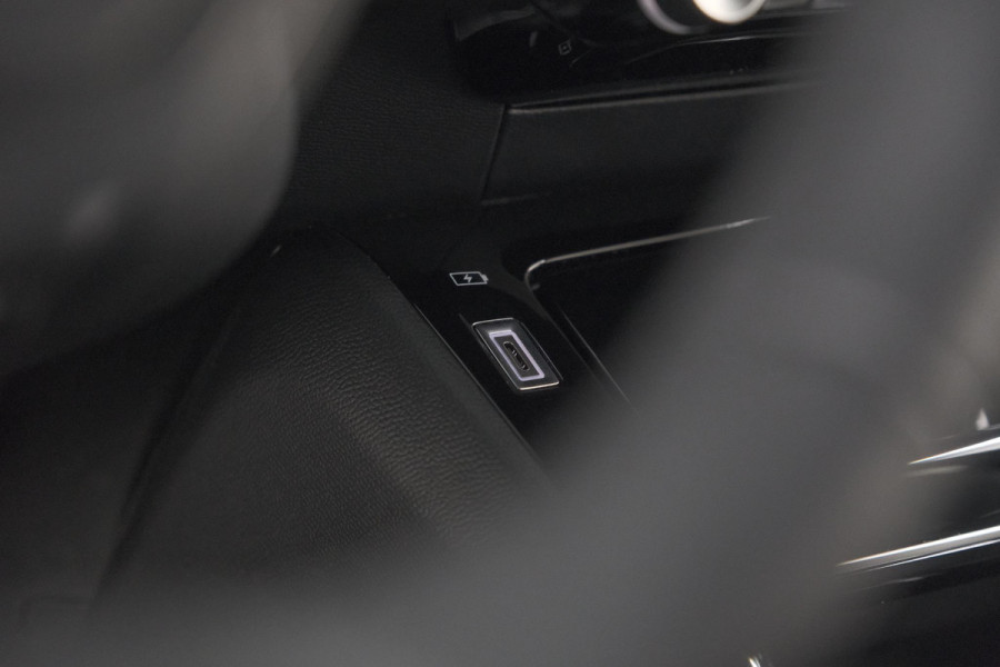 Peugeot 2008 PureTech 100 Allure | Camera | Navigatie | Parkeersensoren | Apple Carplay