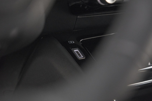 Peugeot 2008 PureTech 100 Allure | Camera | Navigatie | Parkeersensoren | Apple Carplay