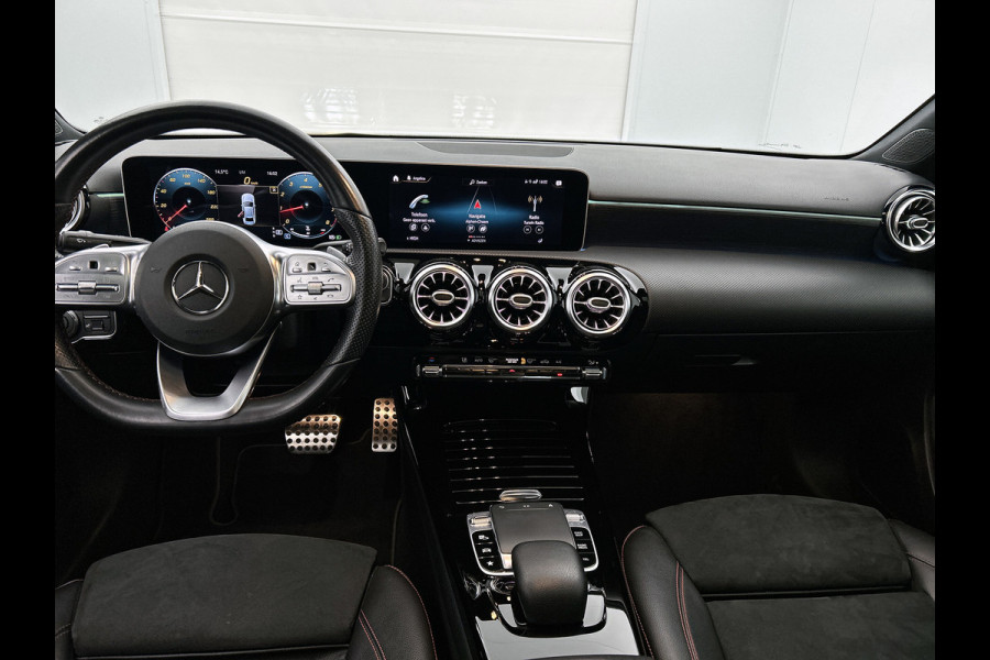 Mercedes-Benz A-Klasse 200 Premium Plus AMG-Line(Dealer OndH, Panorama, Sfeer-Verlichting, Navi, StoelV, Climate Con, Etc)