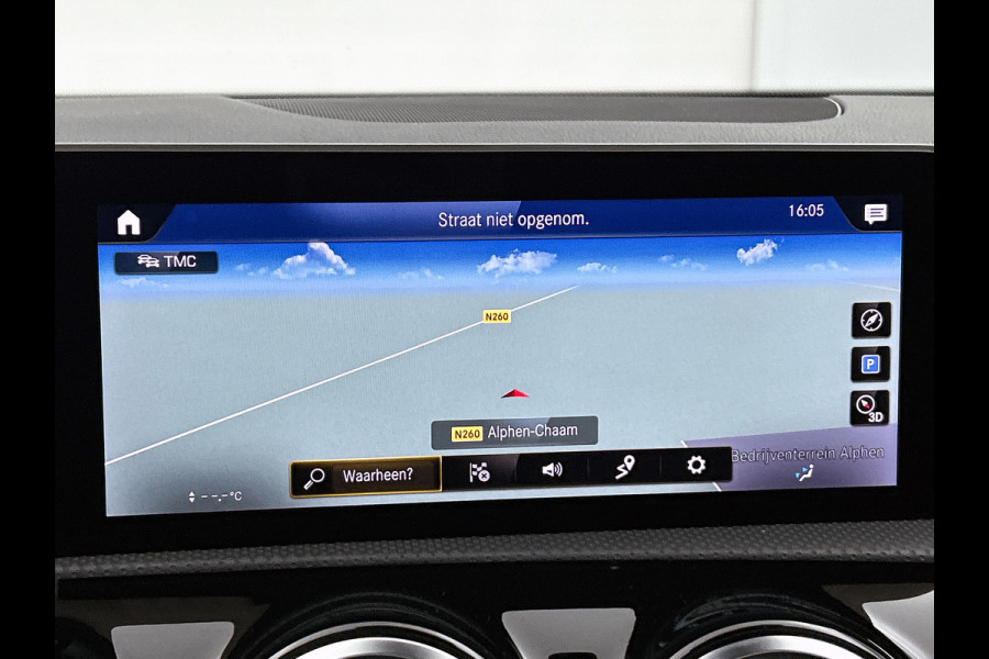 Mercedes-Benz A-Klasse 200 Premium Plus AMG-Line(Dealer OndH, Panorama, Sfeer-Verlichting, Navi, StoelV, Climate Con, Etc)