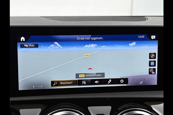 Mercedes-Benz A-Klasse 200 Premium Plus AMG-Line(Dealer OndH, Panorama, Sfeer-Verlichting, Navi, StoelV, Climate Con, Etc)