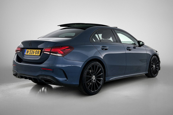 Mercedes-Benz A-Klasse 200 Premium Plus AMG-Line(Dealer OndH, Panorama, Sfeer-Verlichting, Navi, StoelV, Climate Con, Etc)