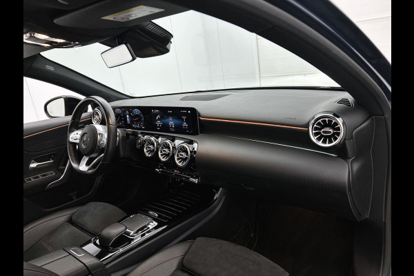 Mercedes-Benz A-Klasse 200 Premium Plus AMG-Line(Dealer OndH, Panorama, Sfeer-Verlichting, Navi, StoelV, Climate Con, Etc)