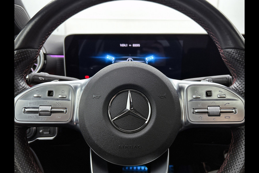 Mercedes-Benz A-Klasse 200 Premium Plus AMG-Line(Dealer OndH, Panorama, Sfeer-Verlichting, Navi, StoelV, Climate Con, Etc)