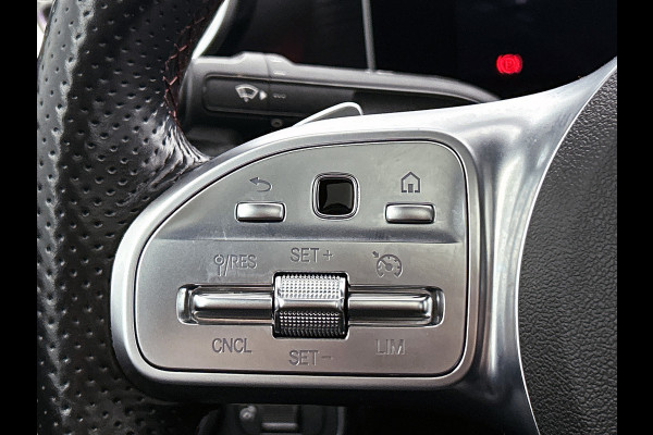 Mercedes-Benz A-Klasse 200 Premium Plus AMG-Line(Dealer OndH, Panorama, Sfeer-Verlichting, Navi, StoelV, Climate Con, Etc)