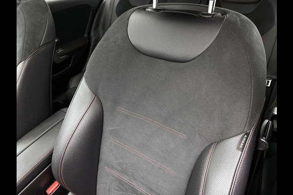 Mercedes-Benz A-Klasse 200 Premium Plus AMG-Line(Dealer OndH, Panorama, Sfeer-Verlichting, Navi, StoelV, Climate Con, Etc)