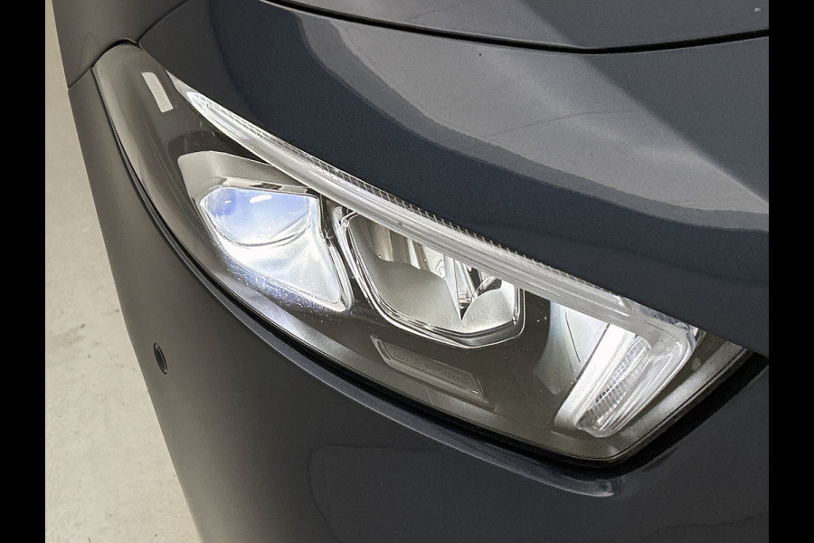 Mercedes-Benz A-Klasse 200 Premium Plus AMG-Line(Dealer OndH, Panorama, Sfeer-Verlichting, Navi, StoelV, Climate Con, Etc)