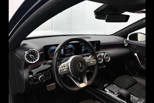 Mercedes-Benz A-Klasse 200 Premium Plus AMG-Line(Dealer OndH, Panorama, Sfeer-Verlichting, Navi, StoelV, Climate Con, Etc)