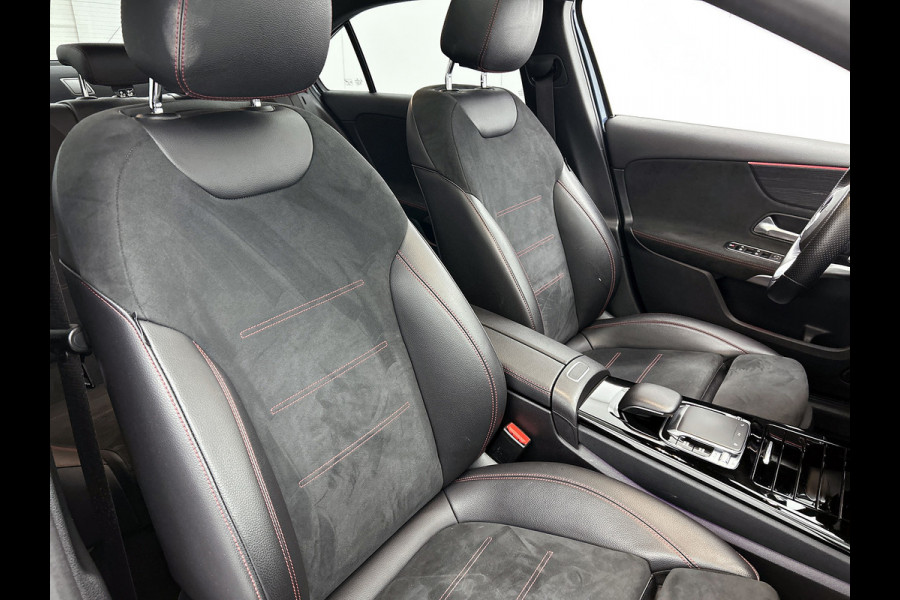 Mercedes-Benz A-Klasse 200 Premium Plus AMG-Line(Dealer OndH, Panorama, Sfeer-Verlichting, Navi, StoelV, Climate Con, Etc)