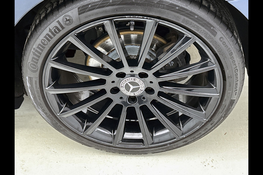 Mercedes-Benz A-Klasse 200 Premium Plus AMG-Line(Dealer OndH, Panorama, Sfeer-Verlichting, Navi, StoelV, Climate Con, Etc)
