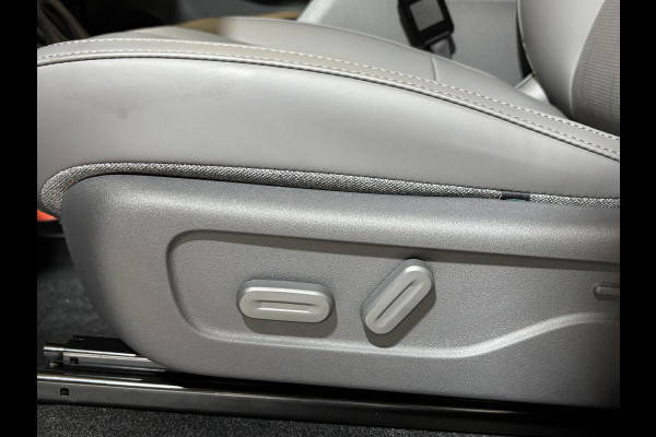 Leapmotor B10 Design ProMax 67.1 kWh 430KM WLTP | Panorama | Navigatie | Elektrische achterklep | Elektrisch bedienbare stoelen | Stoelverwarming | Stoelventilatie