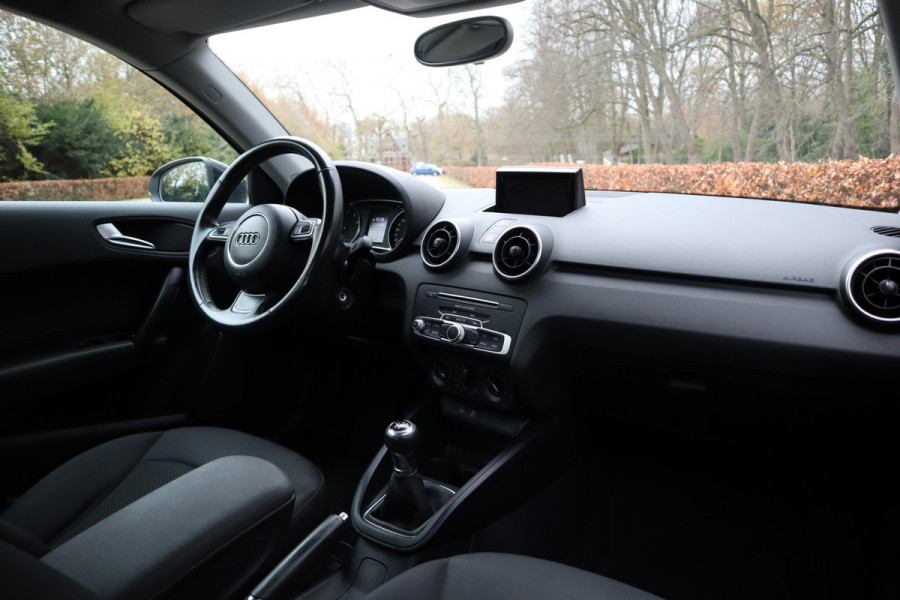 Audi A1 Sportback 1.0 TFSI Adrenalin | S-line | 5drs. | Cruise control |