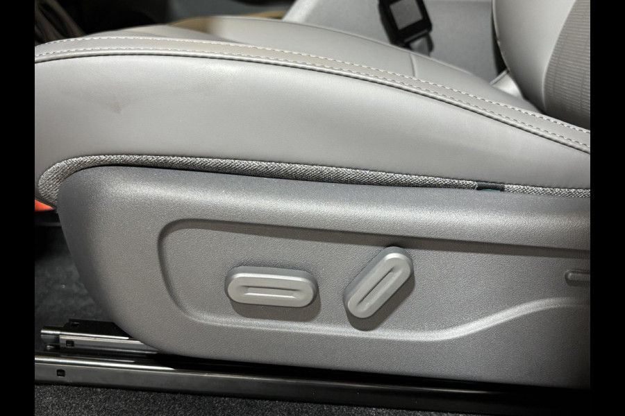 Leapmotor B10 Design ProMax 67.1 kWh 430KM WLTP | Panorama | Navigatie | Elektrische achterklep | Elektrisch bedienbare stoelen | Stoelverwarming | Stoelventilatie