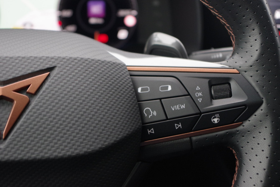 CUPRA Formentor 1.4 e-Hybrid 245 PK VZ Performance, Panoramadak, Leder, Memory, Winterpakket, Camera