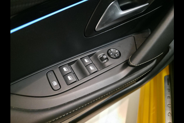 Peugeot 208 1.2 PureTech GT-Line Automaat | Trekhaak | Panoramadak | Navigatie