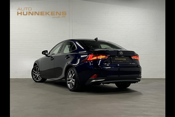 Lexus IS 300h Hybrid Business Line Cruise control | Stoelverwarming | Climate control | Leder/Stof | DAB | Navigatie