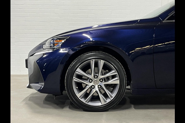 Lexus IS 300h Hybrid Business Line Cruise control | Stoelverwarming | Climate control | Leder/Stof | DAB | Navigatie