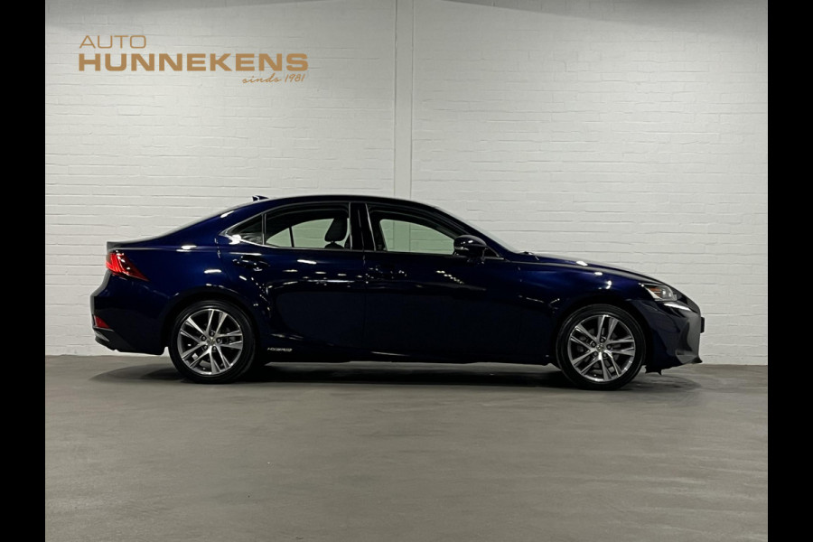 Lexus IS 300h Hybrid Business Line Cruise control | Stoelverwarming | Climate control | Leder/Stof | DAB | Navigatie