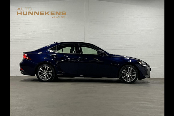 Lexus IS 300h Hybrid Business Line Cruise control | Stoelverwarming | Climate control | Leder/Stof | DAB | Navigatie