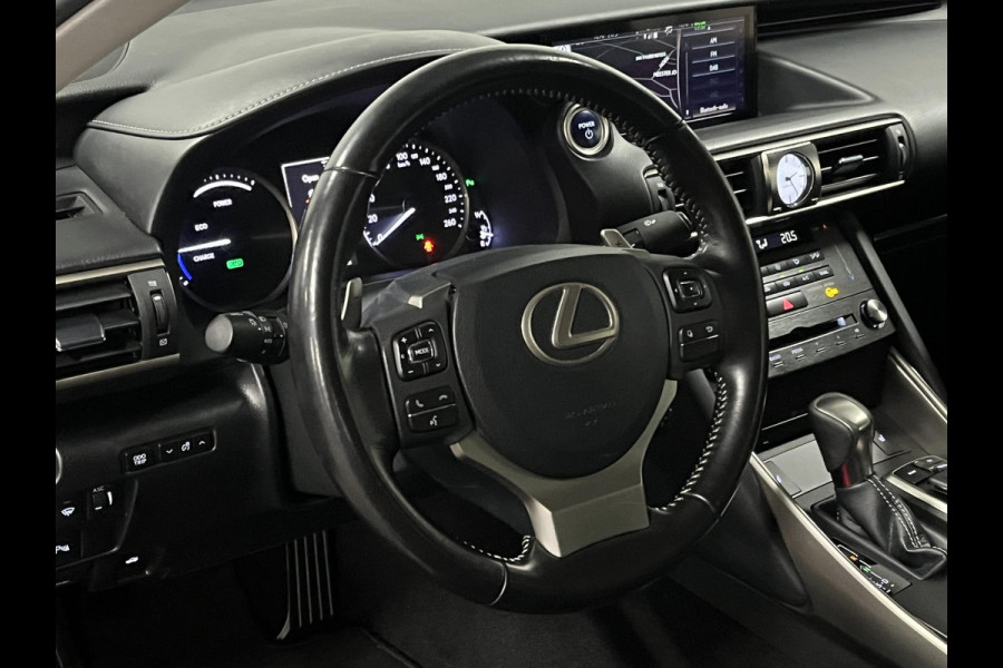 Lexus IS 300h Hybrid Business Line Cruise control | Stoelverwarming | Climate control | Leder/Stof | DAB | Navigatie