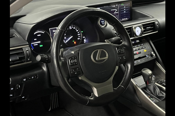 Lexus IS 300h Hybrid Business Line Cruise control | Stoelverwarming | Climate control | Leder/Stof | DAB | Navigatie