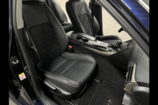 Lexus IS 300h Hybrid Business Line Cruise control | Stoelverwarming | Climate control | Leder/Stof | DAB | Navigatie