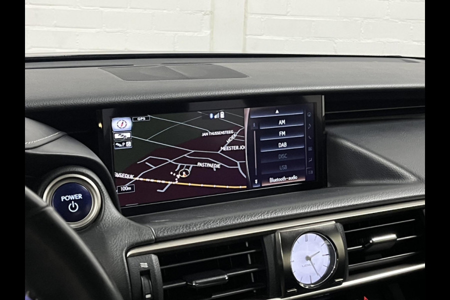 Lexus IS 300h Hybrid Business Line Cruise control | Stoelverwarming | Climate control | Leder/Stof | DAB | Navigatie