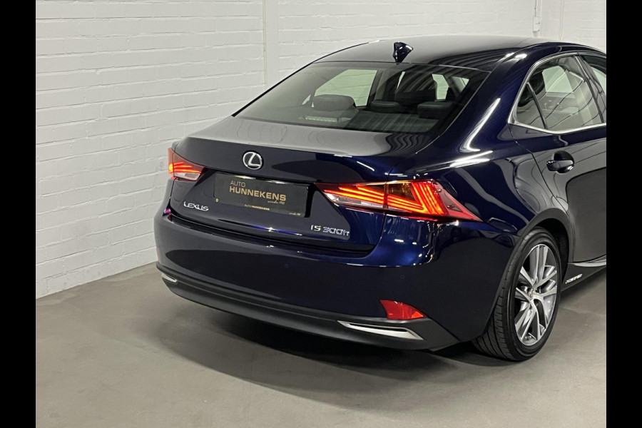 Lexus IS 300h Hybrid Business Line Cruise control | Stoelverwarming | Climate control | Leder/Stof | DAB | Navigatie