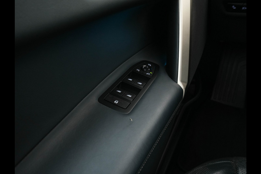 BMW iX xDrive40 High Executive 77 kWh ( 3-Fase ) {SOH-100%} (INCL-BTW) Aut. *PANO | HEAD-UP | HARMAN/KARDON-SURROUND | SOFT-CLOSE | DAB+ | DIGI-COCKPIT | HEATED-COMFORTSEATS | FULL-LED | CARPLAY | TOWBAR | AMBIENT-LIGHT | TOPVIEW | MEMORY-PACK |