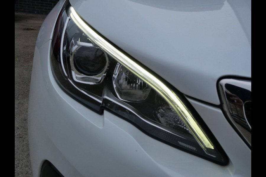 Peugeot 308 SW 1.2 PT EXECUTIVE | PANORAMA | TREKHAAK | CARPLAY | 110 PK | RIEM V.V.!!