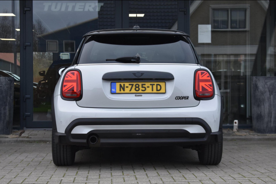 MINI Mini 1.5 Cooper APPLE CARPLAY | STUUR / STOELVERWARMING | DEALER ONDERHOUDEN | SFEERVERLICHTING | NAVIGATIE