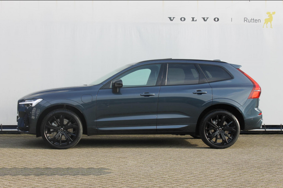 Volvo XC60 T6 350PK Autom Plug-in AWD Plus Black Edition Panoramisch schuif-kanteldak / 360 rondom zicht camera / Harman Kardon Audio / Getinte ramen vanaf de B-stijl