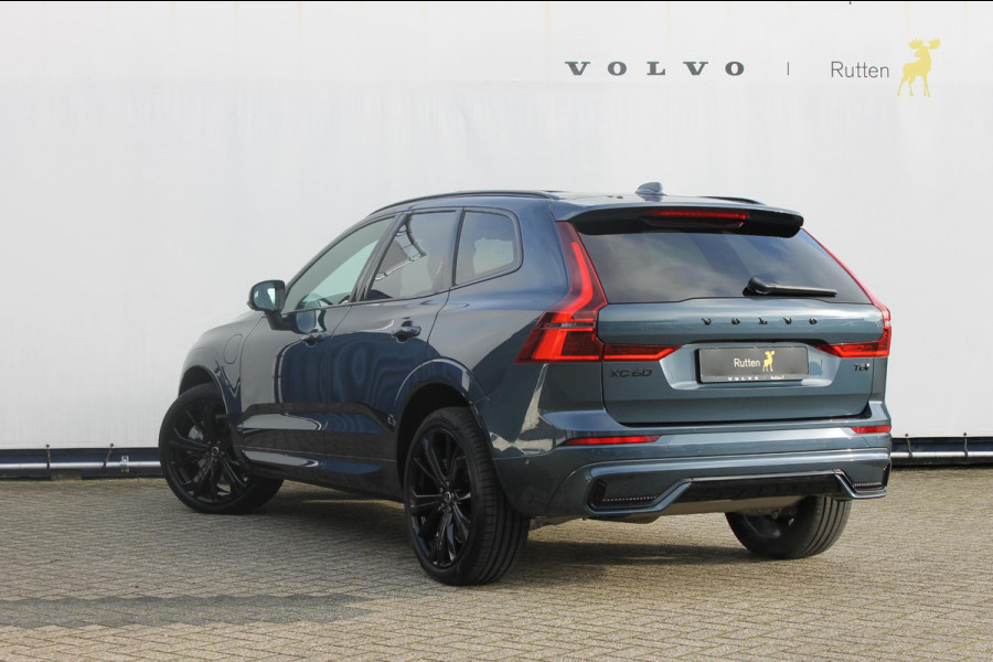 Volvo XC60 T6 350PK Autom Plug-in AWD Plus Black Edition Panoramisch schuif-kanteldak / 360 rondom zicht camera / Harman Kardon Audio / Getinte ramen vanaf de B-stijl