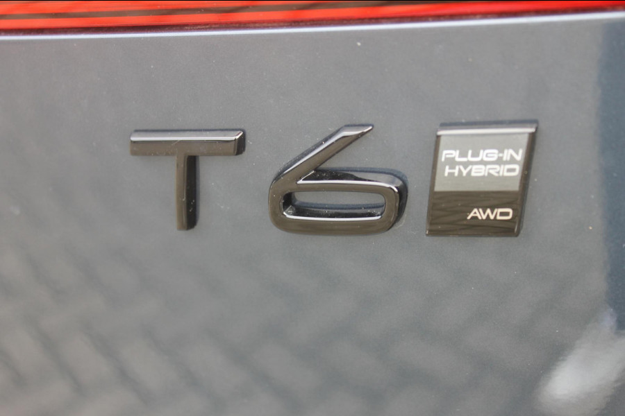 Volvo XC60 T6 350PK Autom Plug-in AWD Plus Black Edition Panoramisch schuif-kanteldak / 360 rondom zicht camera / Harman Kardon Audio / Getinte ramen vanaf de B-stijl