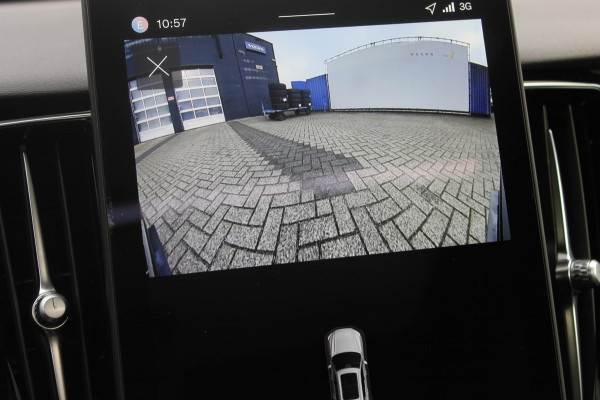 Volvo XC60 T6 350PK Autom Plug-in AWD Plus Black Edition Panoramisch schuif-kanteldak / 360 rondom zicht camera / Harman Kardon Audio / Getinte ramen vanaf de B-stijl