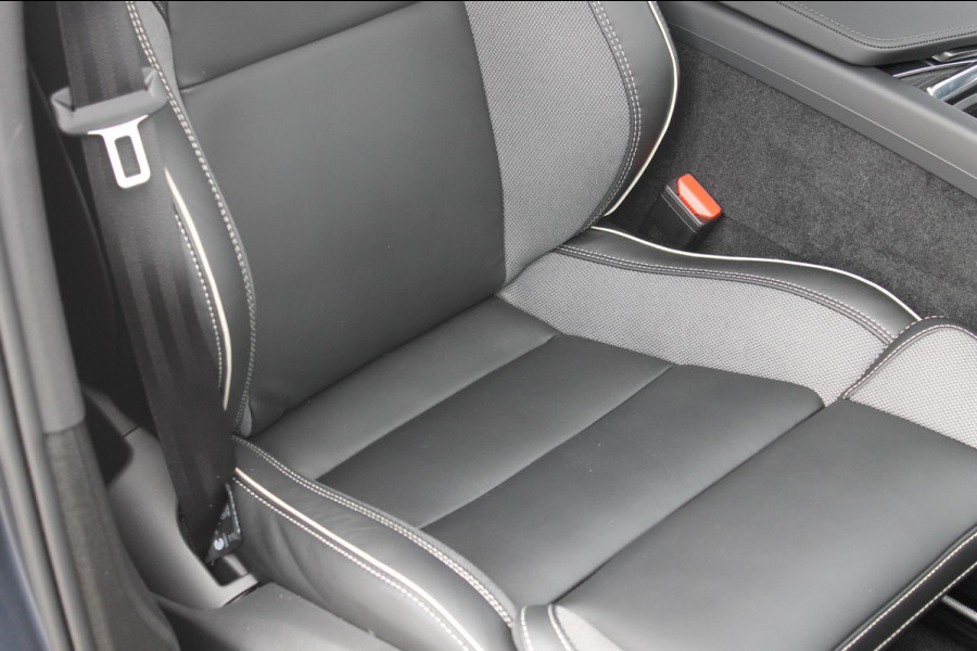 Volvo XC60 T6 350PK Autom Plug-in AWD Plus Black Edition Panoramisch schuif-kanteldak / 360 rondom zicht camera / Harman Kardon Audio / Getinte ramen vanaf de B-stijl