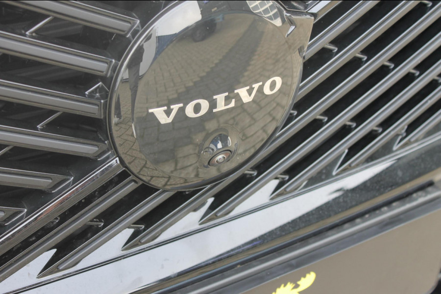 Volvo XC60 T6 350PK Autom Plug-in AWD Plus Black Edition Panoramisch schuif-kanteldak / 360 rondom zicht camera / Harman Kardon Audio / Getinte ramen vanaf de B-stijl