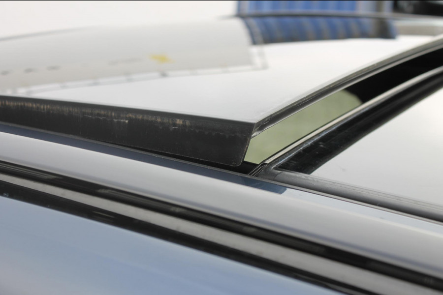 Volvo XC60 T6 350PK Autom Plug-in AWD Plus Black Edition Panoramisch schuif-kanteldak / 360 rondom zicht camera / Harman Kardon Audio / Getinte ramen vanaf de B-stijl