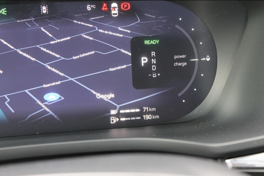 Volvo XC60 T6 350PK Autom Plug-in AWD Plus Black Edition Panoramisch schuif-kanteldak / 360 rondom zicht camera / Harman Kardon Audio / Getinte ramen vanaf de B-stijl